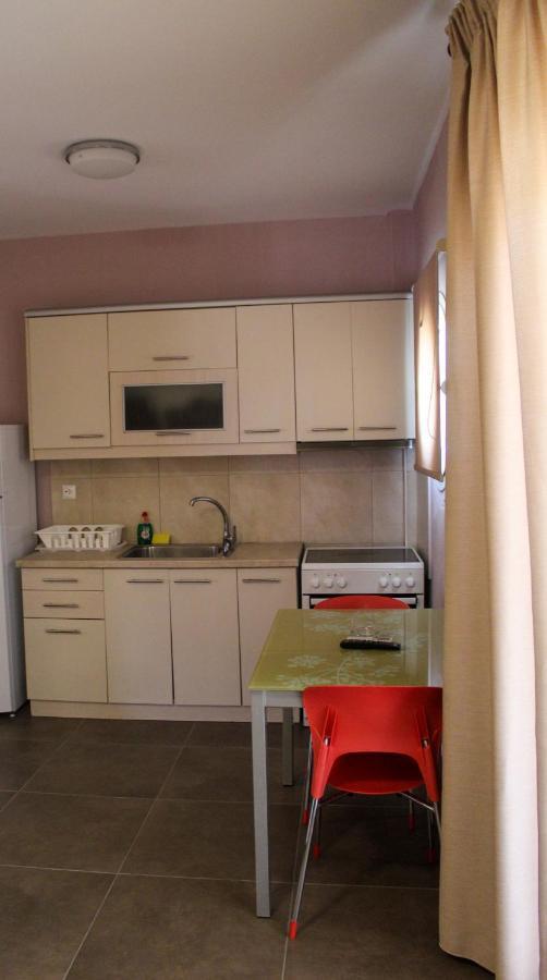 Apanema Apartments Vivari Bagian luar foto
