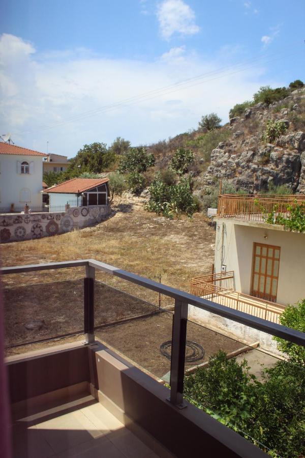 Apanema Apartments Vivari Bagian luar foto
